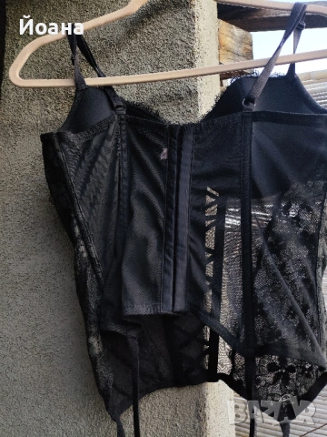 Корсет - Victoria's Secret , снимка 2 - Корсети, бюстиета, топове - 53153558