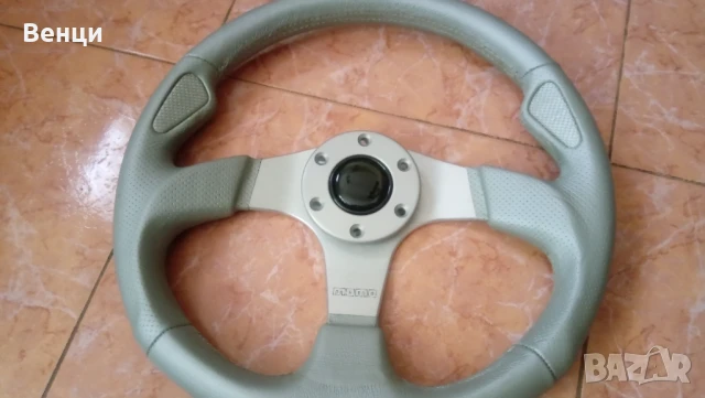Нов оригинален спортен волан MOMO SILVERJET D35.