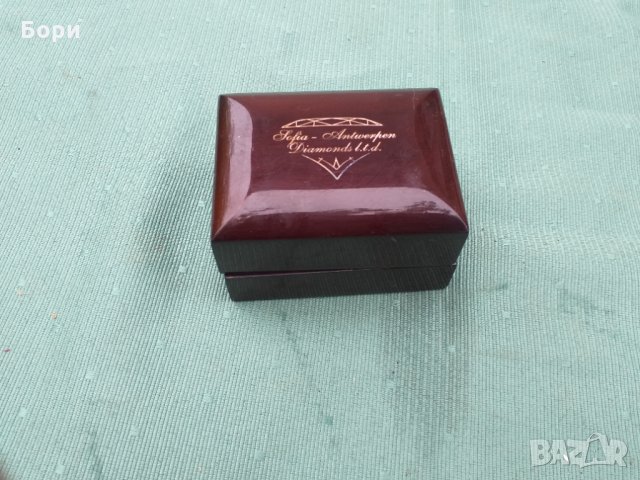 Луксозна кутия пияно лак от дърво