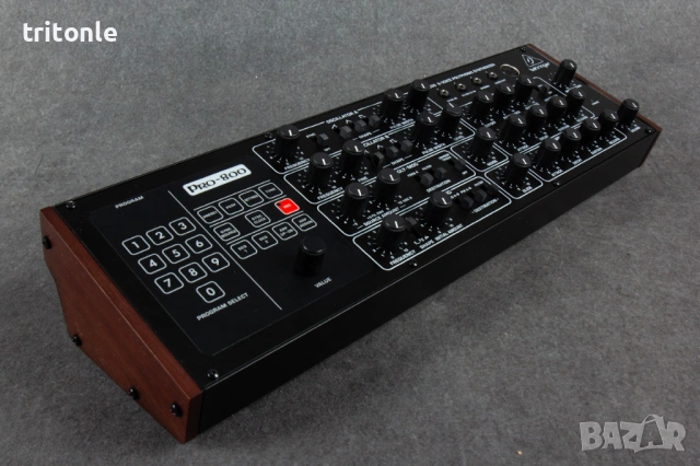 Продавам BEHRINGER PRO-800