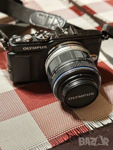 Безогледален Olympus PEN E-PL5 с обектив M.Zuiko 14-42mm, снимка 2 - Фотоапарати - 56260579