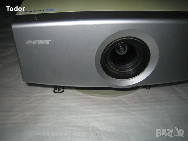 Продавам Sony LCD Projector VPL-HS3, снимка 2 - Плейъри, домашно кино, прожектори - 33591117