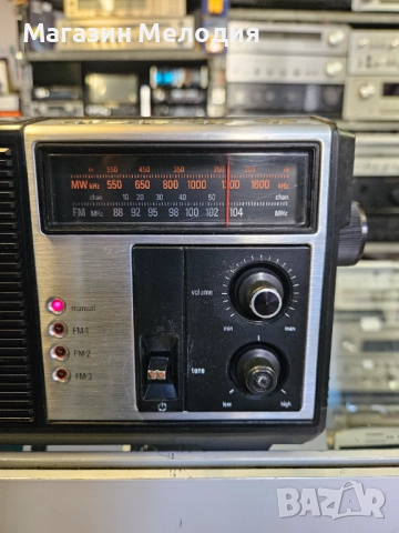 Радио Philips 390 Много добър външен вид. Работи само на средни вълни, на укв не работи., снимка 3 - Радиокасетофони, транзистори - 52638556