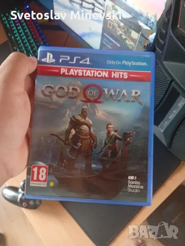 продавам PlayStation 4 pro с два джойстика захранващ кабел и няколко игри продажбата е поради ъпдейт, снимка 5 - PlayStation конзоли - 55949600