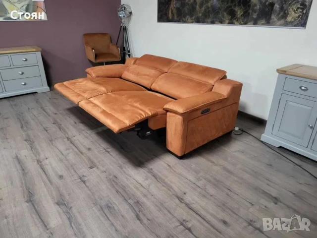 Оранжев диван от плат тройка с електрически релаксиращ механизъм, снимка 3 - Дивани и мека мебел - 50886509