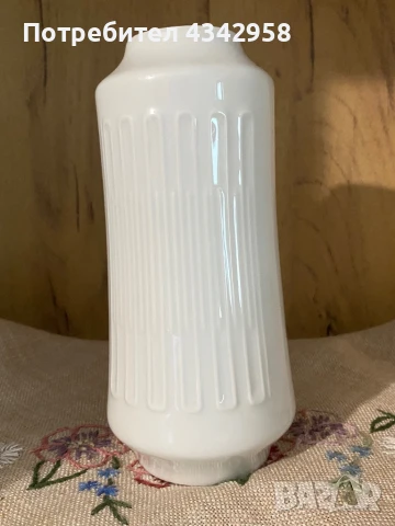 Hutschenreuther . Порцеланова ваза. 1960 г.