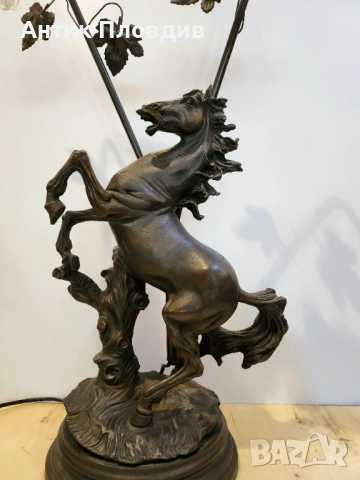 Декоративна настолна лампа с фигура на кон, снимка 3 - Настолни лампи - 53108292