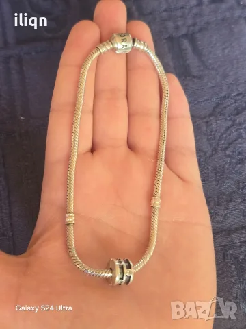 Масивна Сребърна гривна. ,,PANDORA" тип змийска верижка. Оригинал. Талисман е с надпис PANDORA, а др, снимка 4 - Гривни - 56140154
