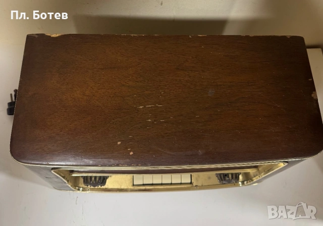 Старо радио Minerva Radiola 3, снимка 4 - Антикварни и старинни предмети - 53276831