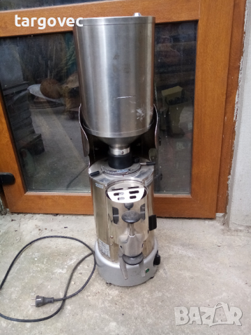 Индустриална кафемелачка mazer подходяща за магазин марка мазер