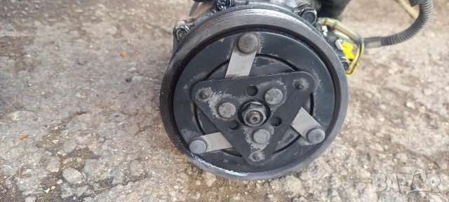 Компресор климатик Peugeot 407 1.8 бензин, снимка 2 - Части - 52677637