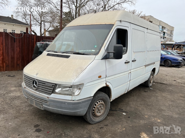 Mercedes Benz Sprinter 208D на части, снимка 1