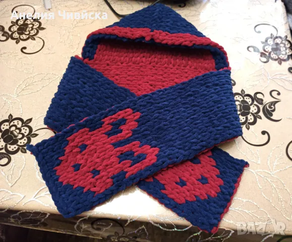 Ръчно плетено децки шал с качулка 