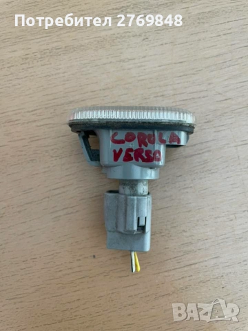 Мигач калник Toyota Corolla Verso II , снимка 4 - Части - 53617359