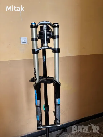 Вилка RockShox BoXxer R2C2