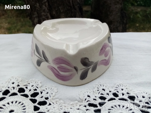 Български порцеланов пепелник