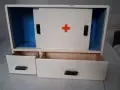 Дървена ретро аптечка, снимка 2
