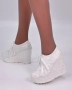 Обувки на платформа - бели, снимка 1