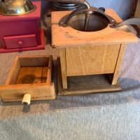 стара дървена мелничка за кафе  5, снимка 4 - Антикварни и старинни предмети - 42483975