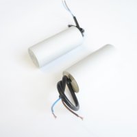 Работен кондензатор 420V/470V 1uF с кабел и резба, снимка 1 - Друга електроника - 42503585