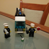 Стар конструктор Лего - Lego Police 6676 - Mobile Command Unit, снимка 5 - Колекции - 36358926