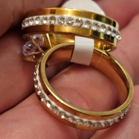 Стилен комплект от 2 броя пръстени с цирконии от медицинска стомана Размери: 17,18,19,20, снимка 5 - Пръстени - 44640108