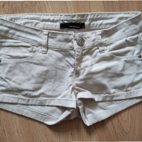 Дамски къси панталони , снимка 1 - Къси панталони и бермуди - 36087815