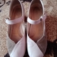 Дамски обувки с ток, снимка 1 - Дамски ежедневни обувки - 42324020