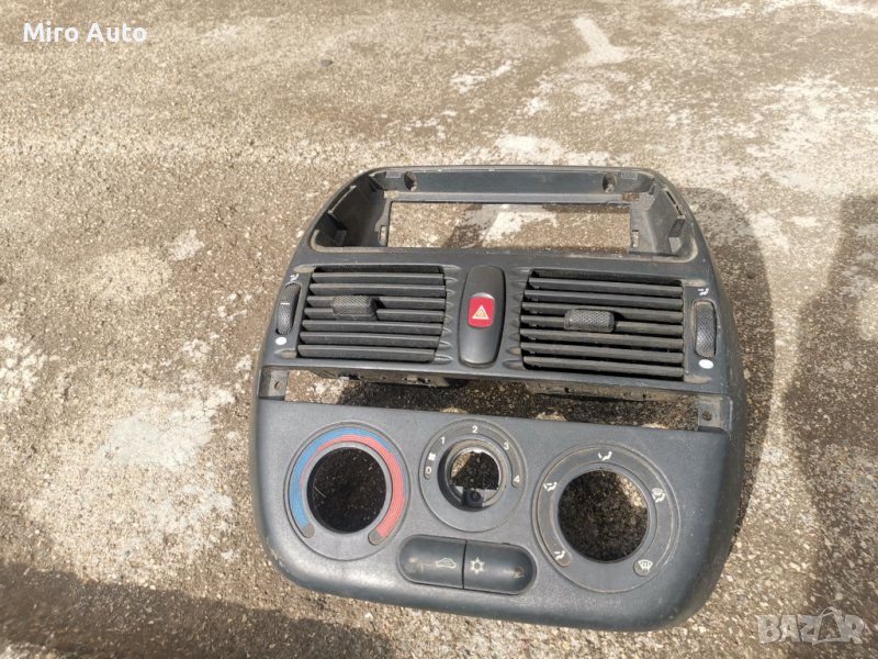Средна конзола от Фиат браво 99г, снимка 1