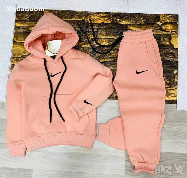 Nike Детски ватиран комплект в цвят праскова – модерен и удобен, снимка 1