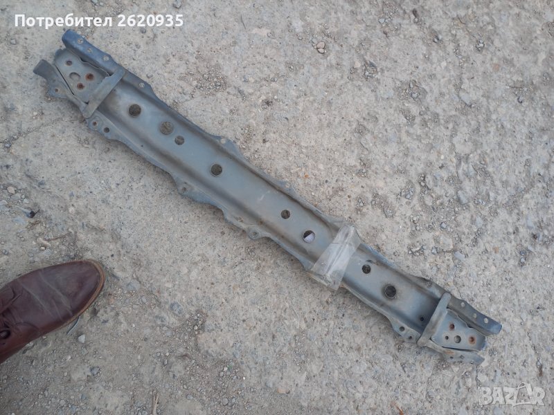 Греда под радиатор тойота ярис 2006-20011 , снимка 1