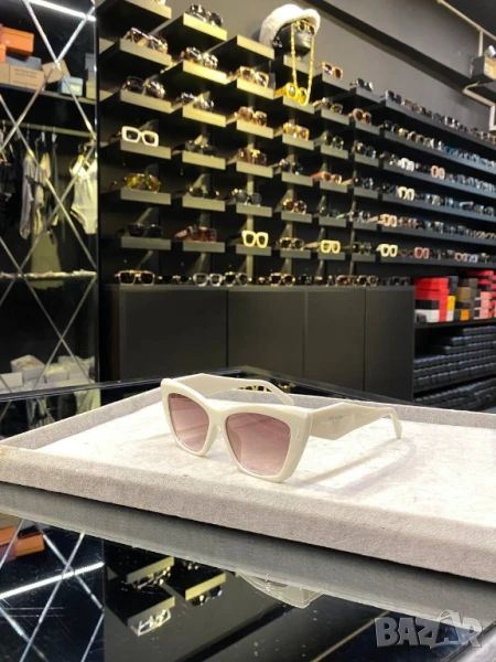 очила с черен обикновен калъф и ув защита ysl saint laurent prada , снимка 1