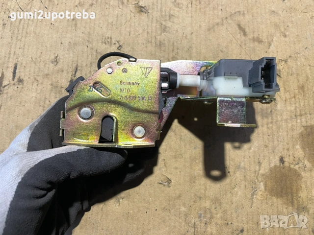 Брава Стъкло Заден Капак 7L0827506D Porsche Cayenne S 4.5 2005г 9PA