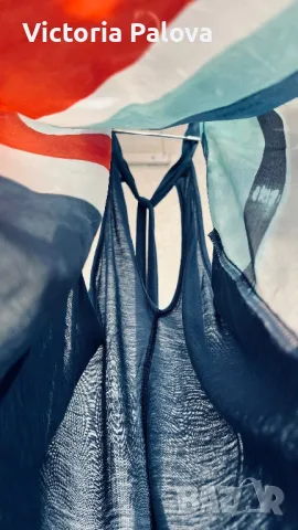 Интересен модел топ BENETTON коприна, вискоза, снимка 7 - Корсети, бюстиета, топове - 50181290