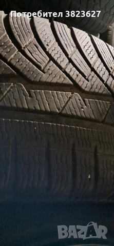 2 зимни гуми Мишелин 245 45 17, снимка 2 - Гуми и джанти - 52699557