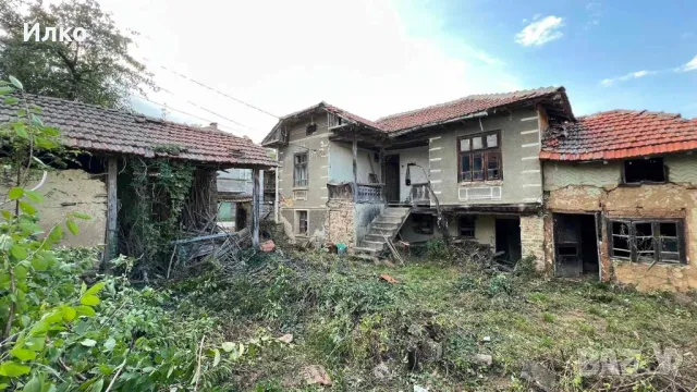 Продавам къща село Здравковец област Габрово , снимка 4 - Къщи - 50416403