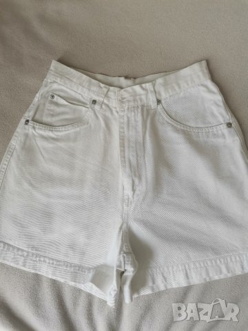 Бели къси панталонки , снимка 1