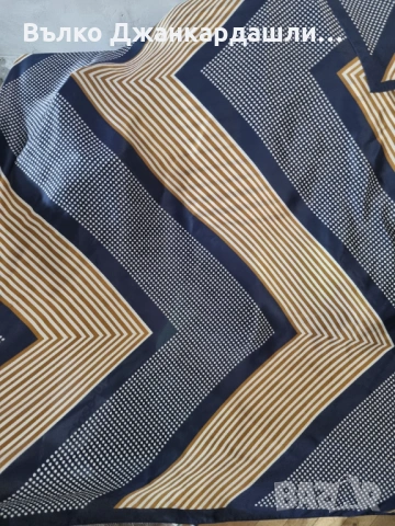 Копринен шал Massimo Dutti, снимка 5 - Шалове - 53094423