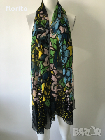 Escada шал коприна, снимка 3 - Шалове - 36240749