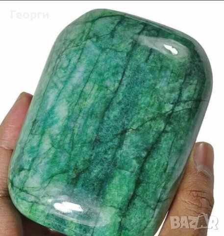 Уникален огромен зелен Смарагд 3010 карата, снимка 1