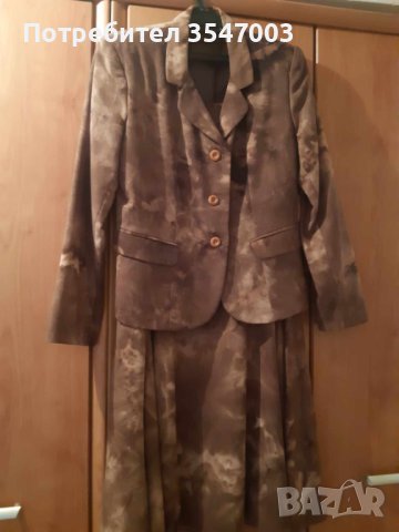 Елегантен дамски костюм, снимка 3 - Костюми - 41801692