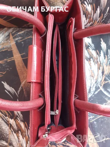 СТИЛНА ЧАНТА ОТ ИЗКУСТВЕНА КОЖА И ЛАЧЕНА КОЖА ползвана веднъж по повод, снимка 2 - Чанти - 47687728