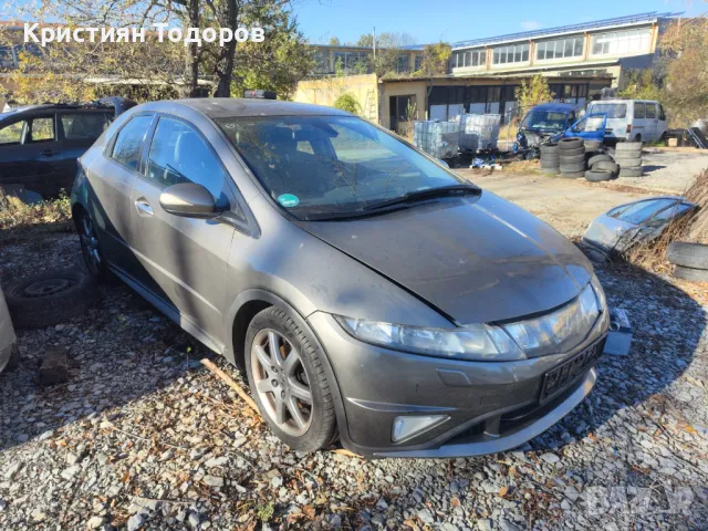 Honda Civic 8th type s на части, снимка 2 - Части - 47599561