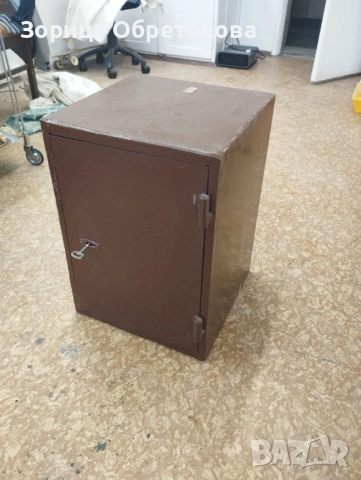 Метална огнеупорна каса / сейф