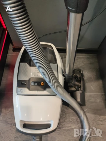 Продавам прахосмукачка в много добро състояние Миеле., снимка 18 - Прахосмукачки - 51386723