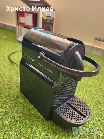 Кафемашина с капсули NESPRESSO Inissia Червена Черна, снимка 7 - Кафемашини - 56082765