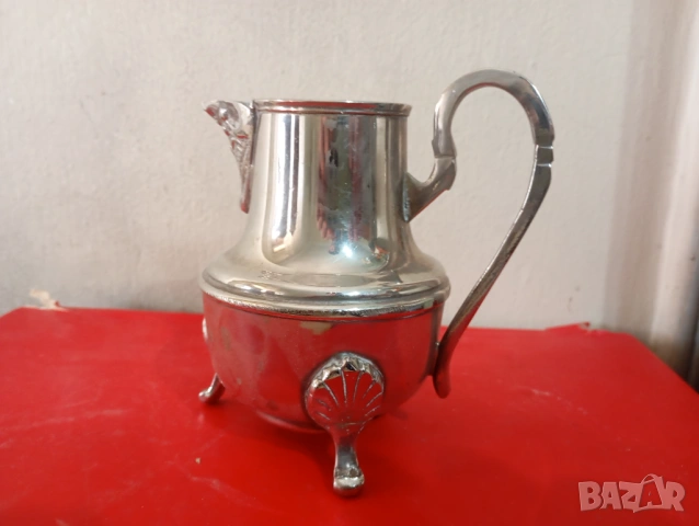 Винтидж метална каничка