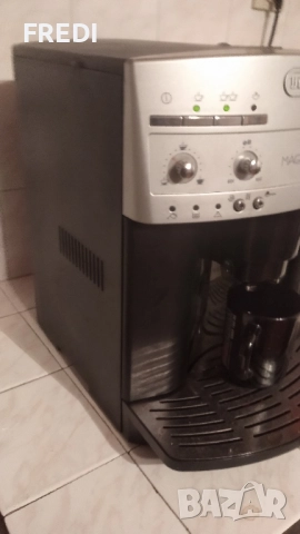Delonghi кафе машина Magnifica, използвана, снимка 3 - Кафемашини - 52925685