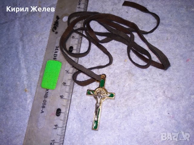 СТИЛНО КАТОЛИЧЕСКО ПОЗЛАТЕНО РАЗПЯТИЕ КРЪСТ с ЕМАЙЛ ЛАК и ШНУРЧЕ от ВЕЛУР 21540, снимка 8 - Колиета, медальони, синджири - 41483263