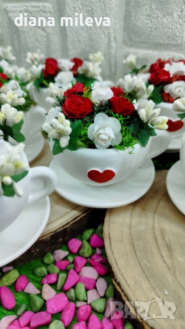 Сладурски чашки с нежни цветлета в бяло и червено!, снимка 6 - Декорация за дома - 51925312